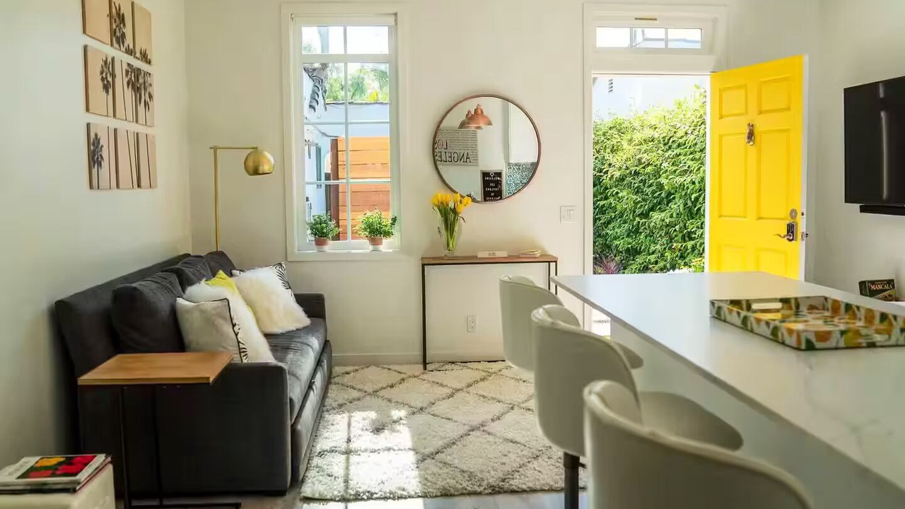 Photo of Livingroom in Beverly Grove
