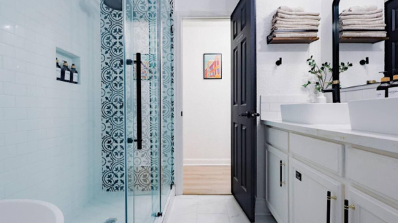 Photo of Bathroom in Clodine