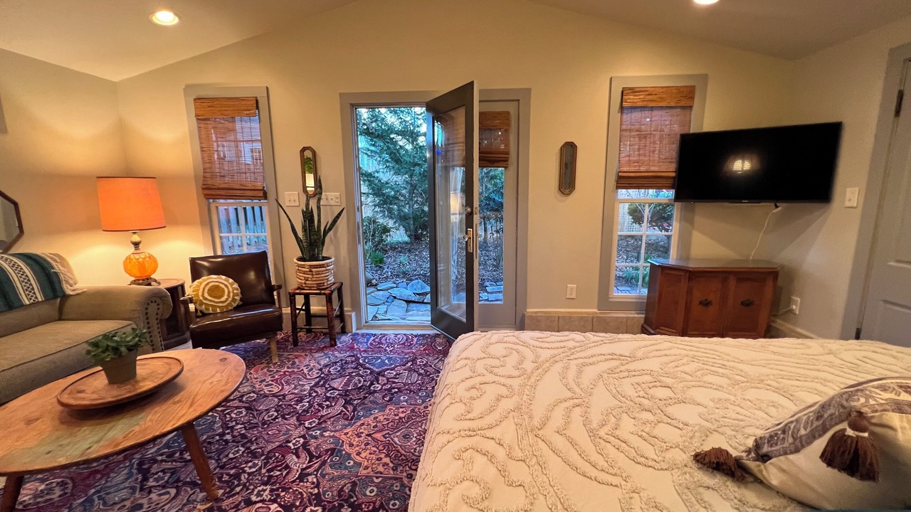 Photo of Bedroom in Plaza Midwood
