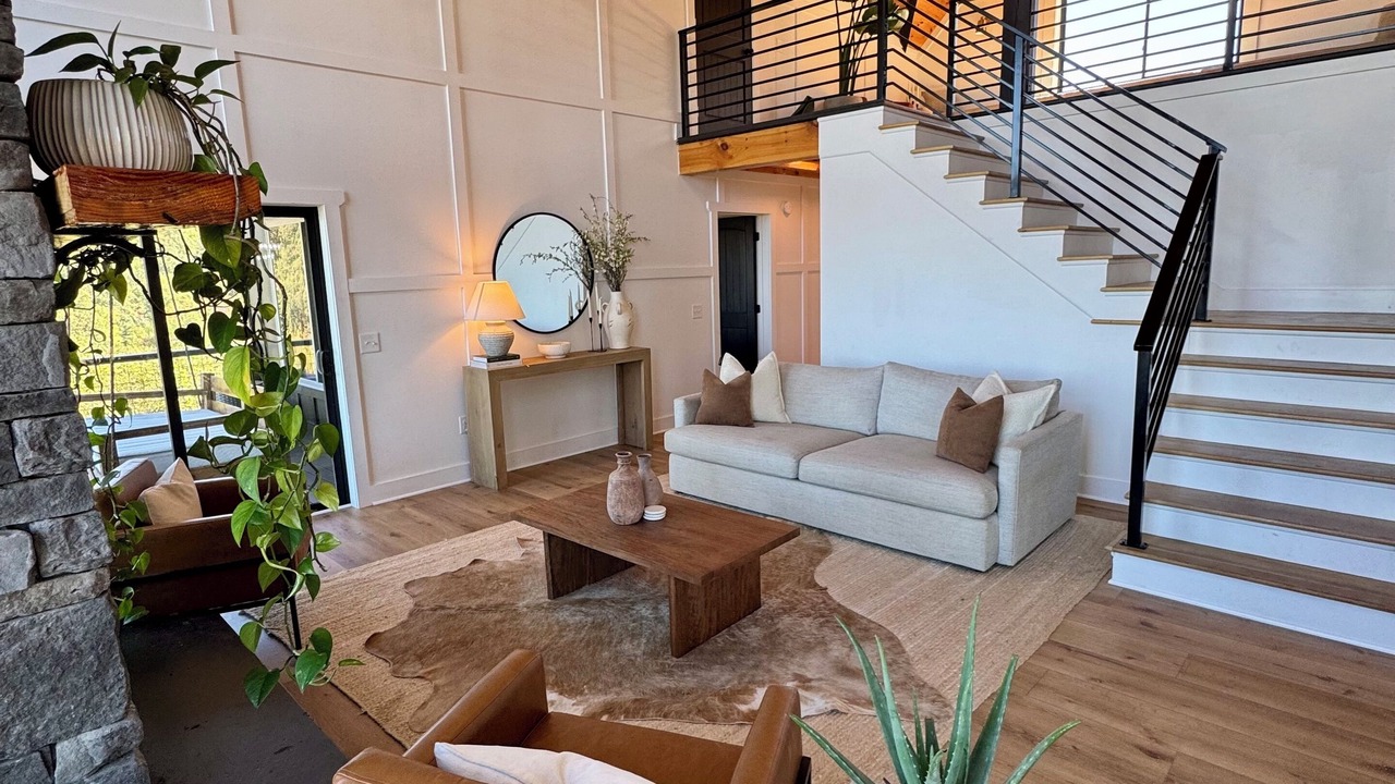 Photo of Livingroom in Morganton