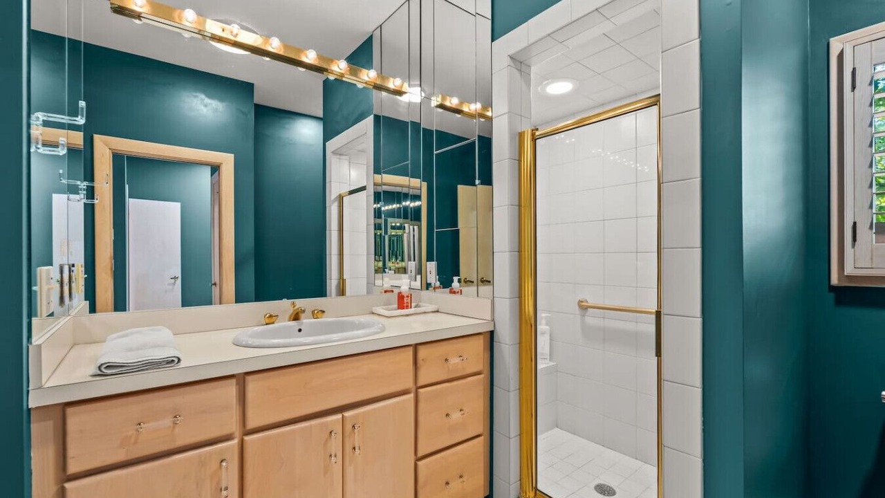 Photo of Bathroom in New Irving Park