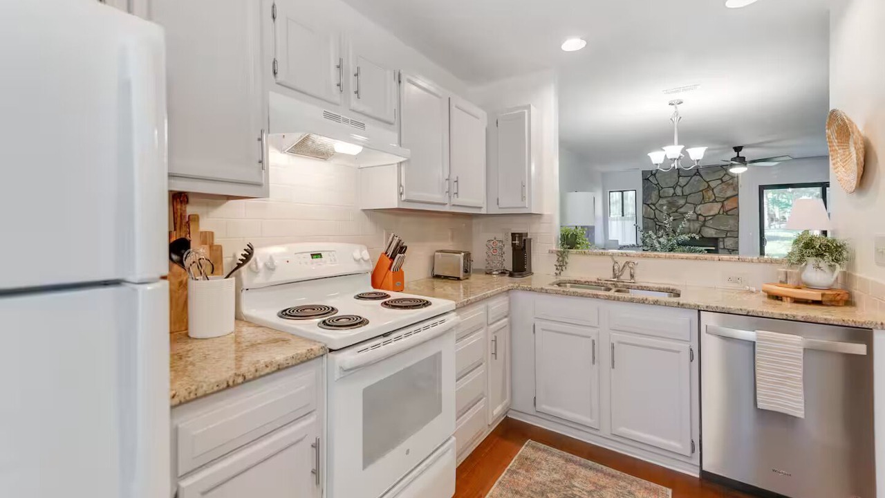 Photo of Kitchen in Raintree