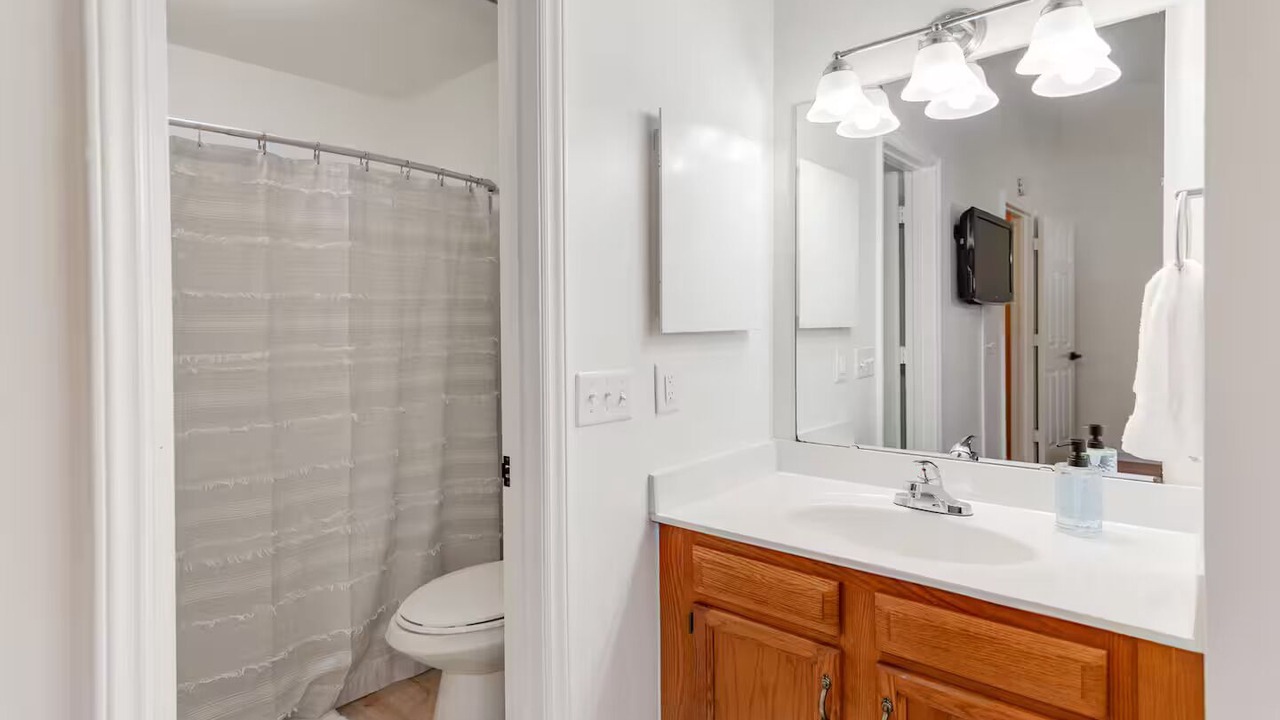 Photo of Bathroom in Raintree