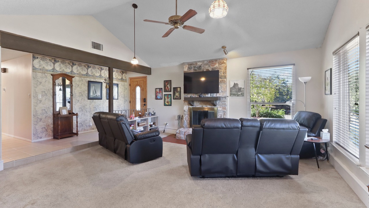 Photo of Livingroom in Marshall Ford