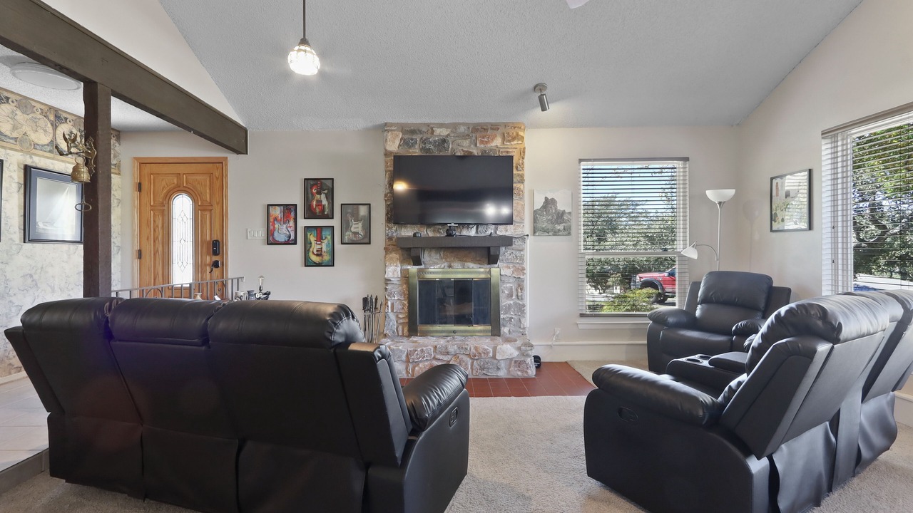 Photo of Livingroom in Marshall Ford