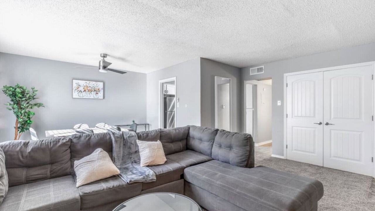 Photo of Livingroom in Central Arlington