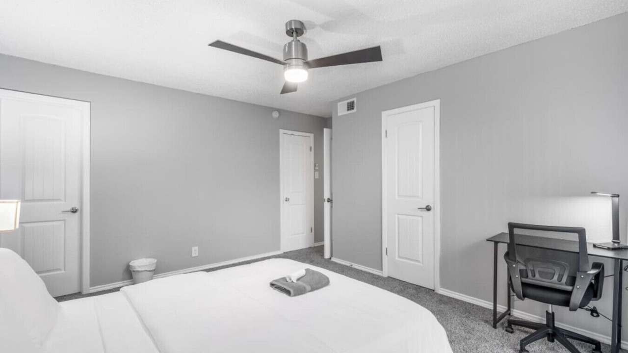 Photo of Bedroom in Central Arlington