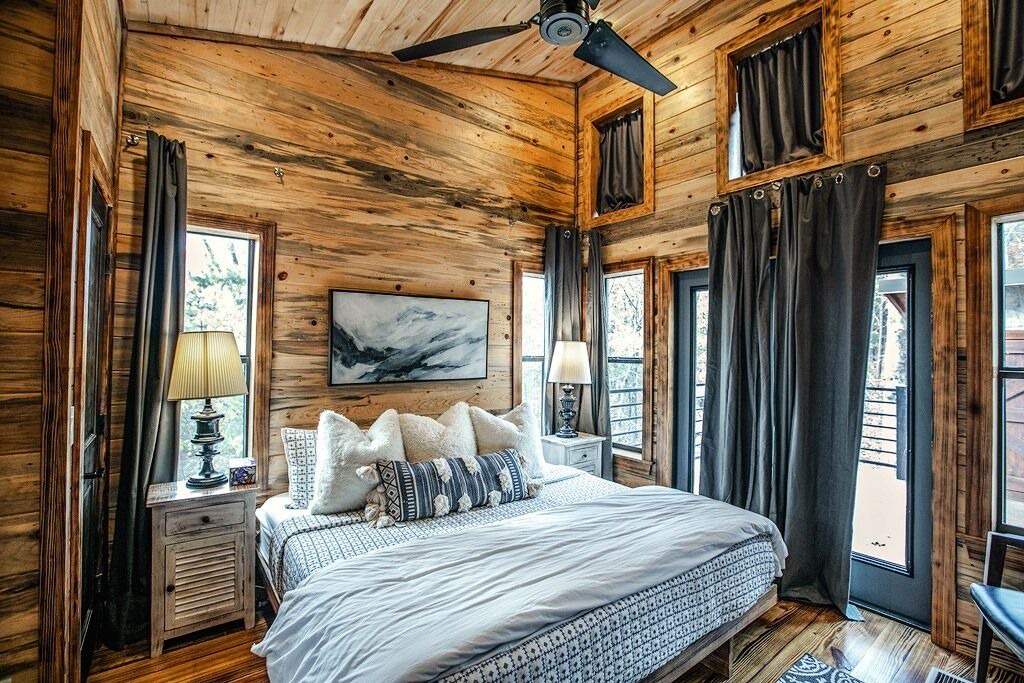 Photo of Bedroom in Hochatown