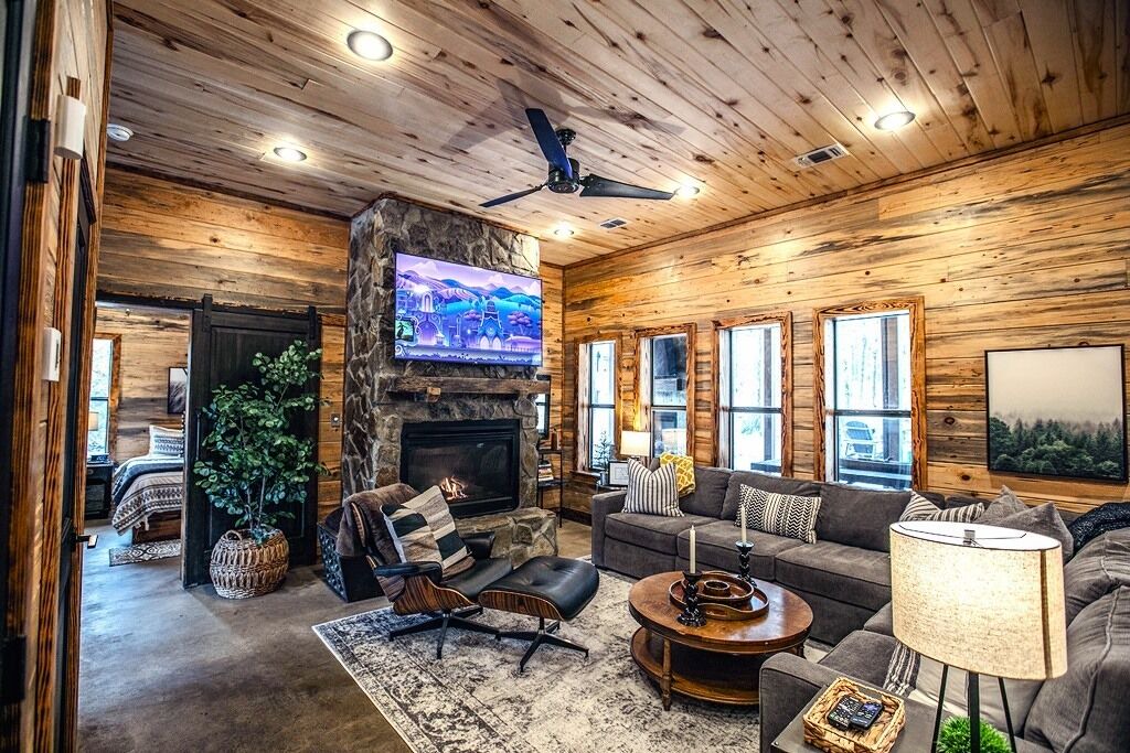 Photo of Livingroom in Hochatown