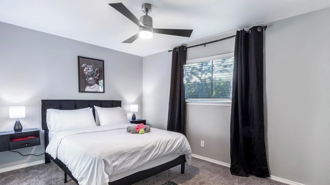 Photo of Bedroom in Central Arlington