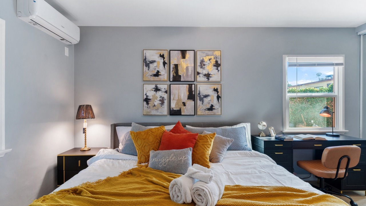 Photo of Bedroom in East Pasadena
