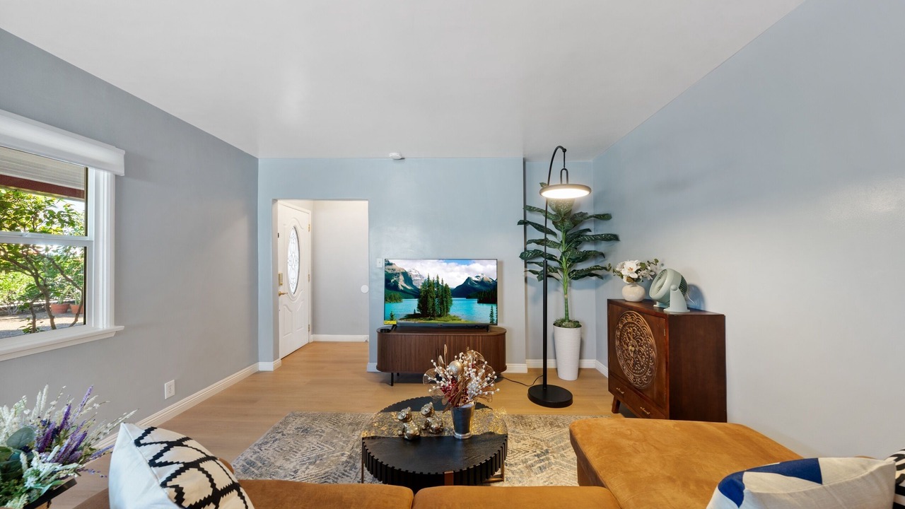 Photo of Livingroom in East Pasadena