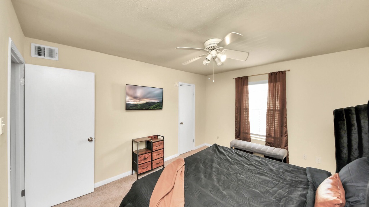 Photo of Bedroom in Uptown