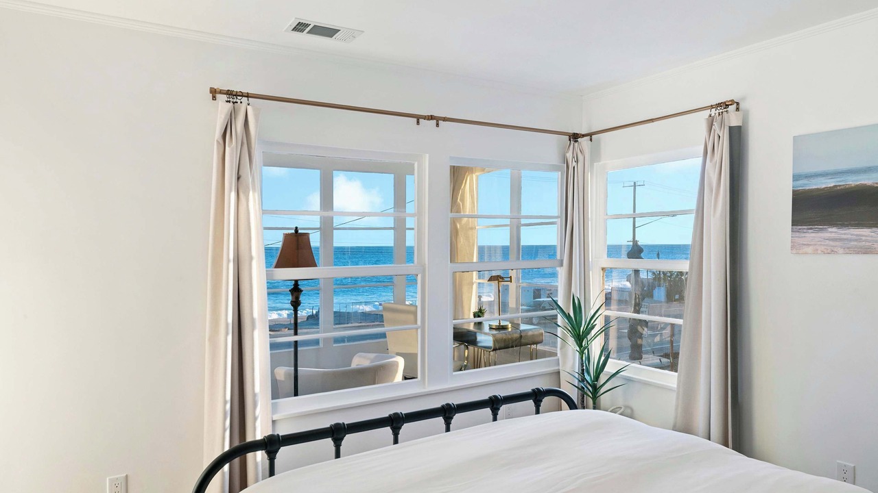 Photo of Bedroom in Eastern Malibu