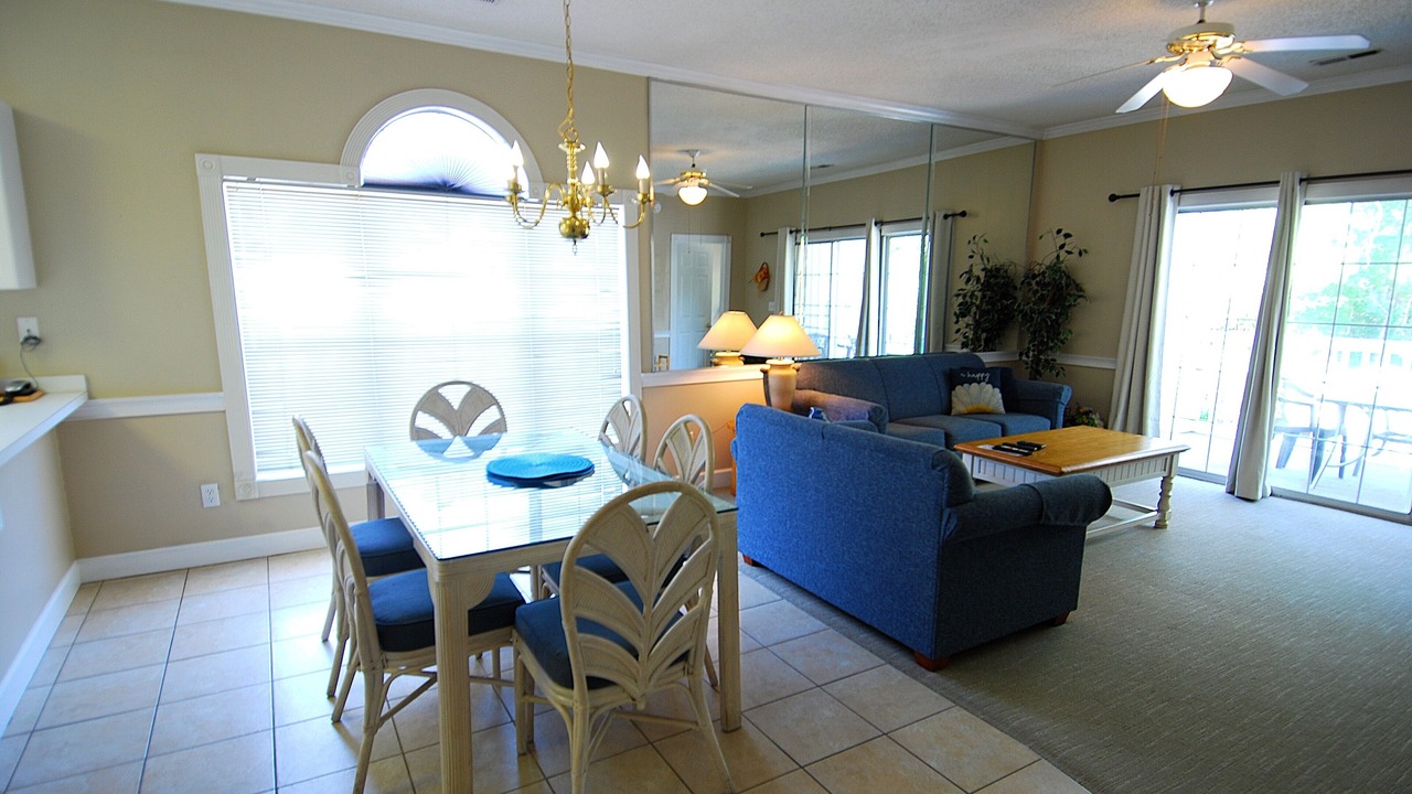 Photo of Livingroom in Arcadian Shores
