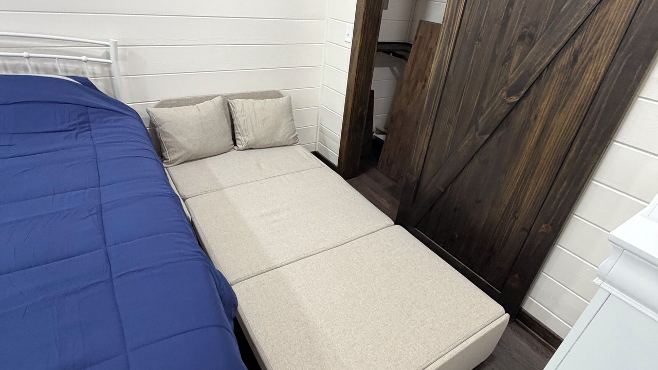 Photo of Bedroom in Huxley