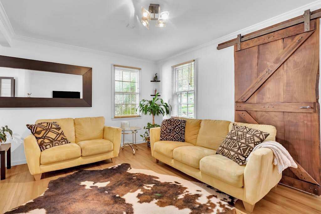 Photo of Livingroom in Loring Heights