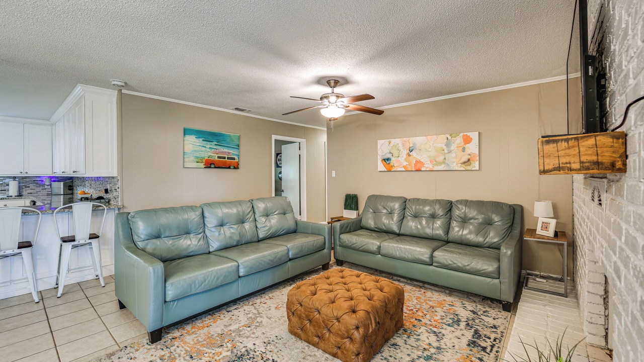 Photo of Livingroom in Gun Barrel City