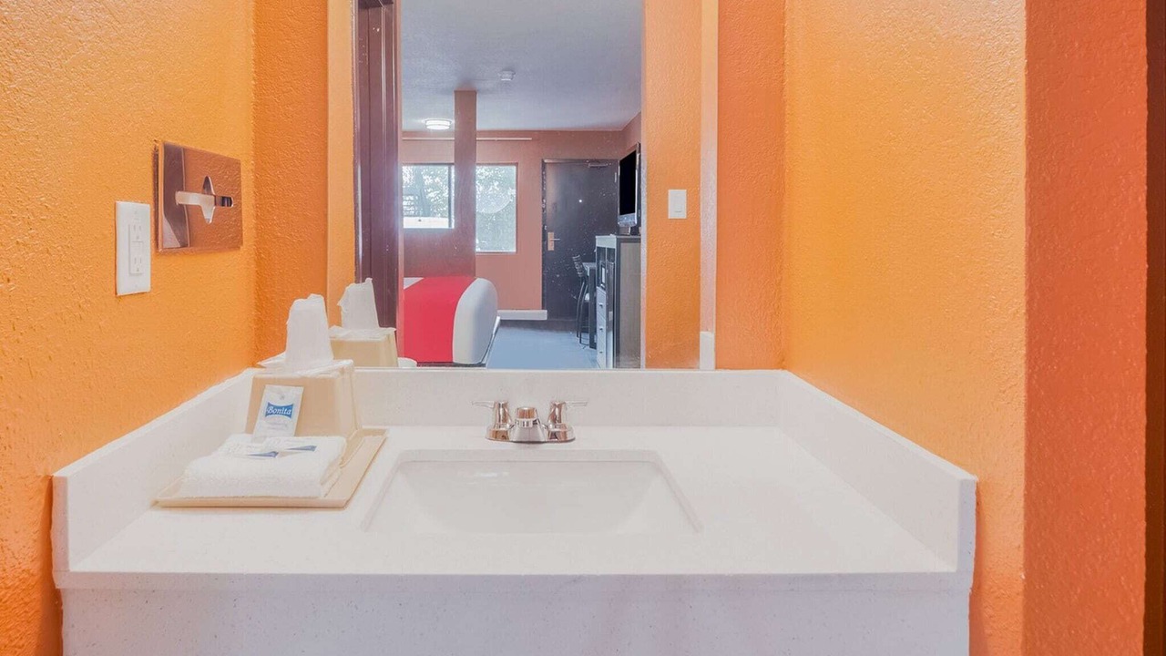 Photo of Bathroom in FM 1960