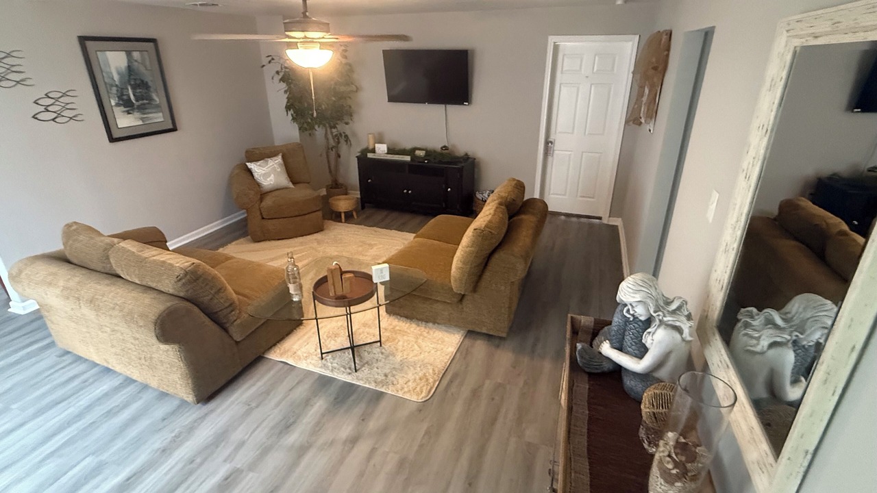 Photo of Livingroom in Clute