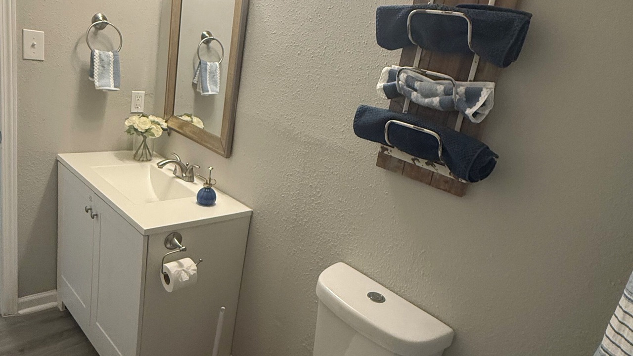 Photo of Bathroom in Clute