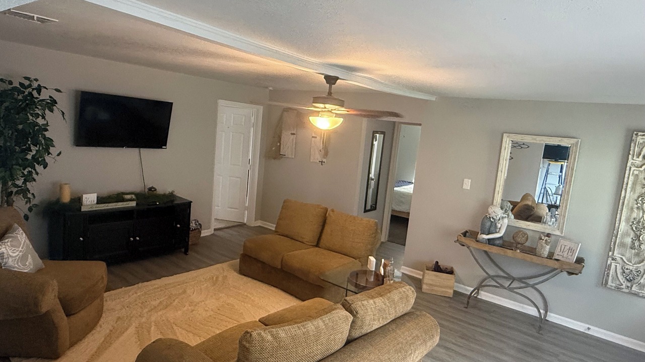 Photo of Livingroom in Clute