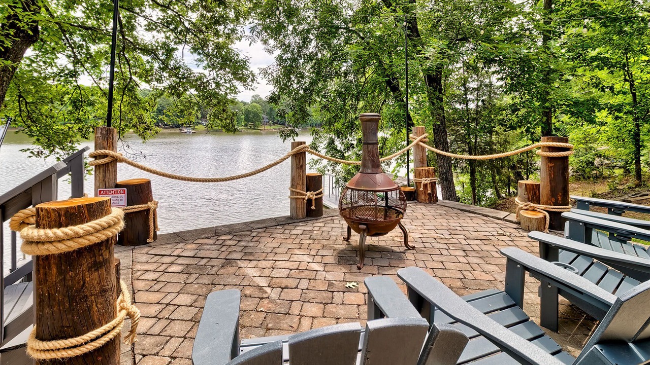 Photo of Outdoor in White Oak