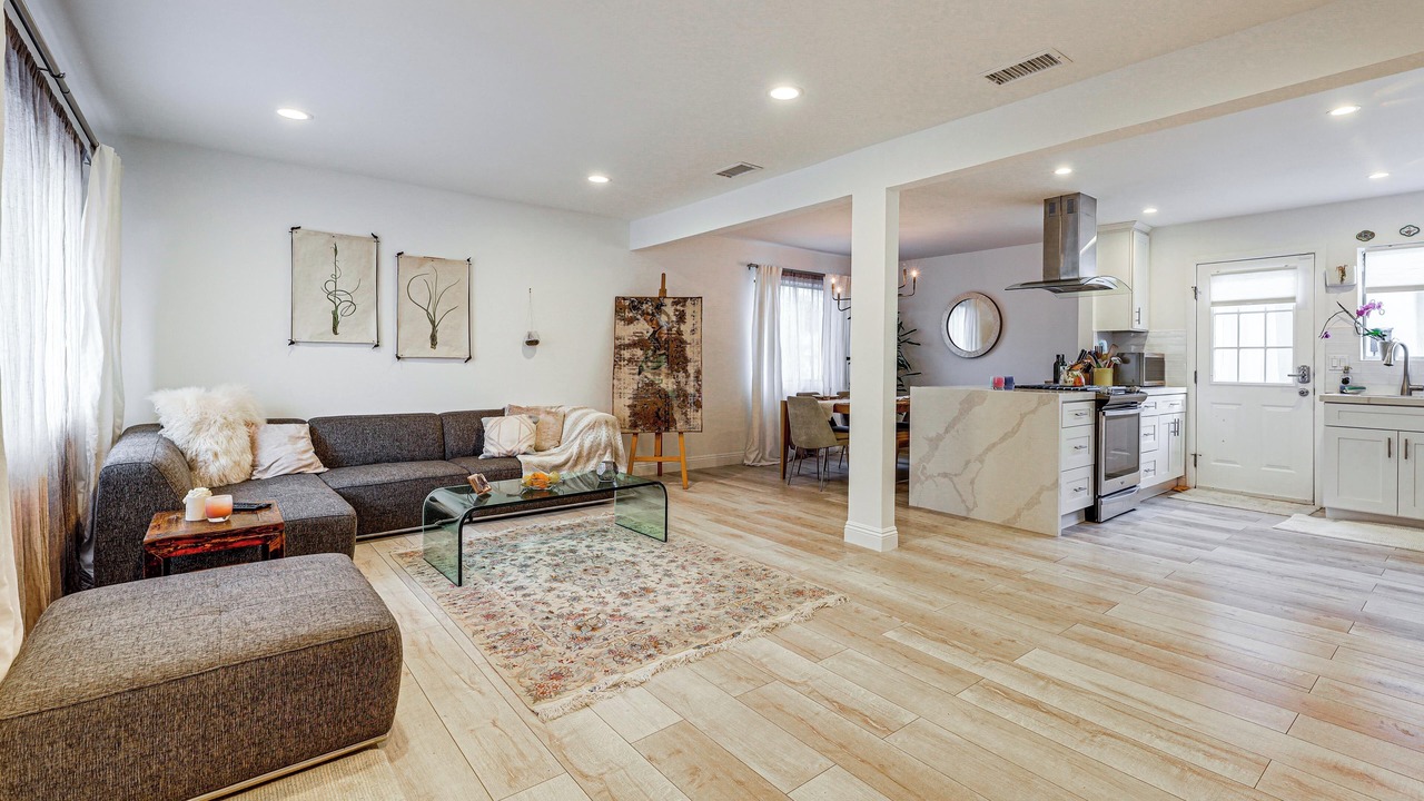 Photo of Livingroom in North Redondo