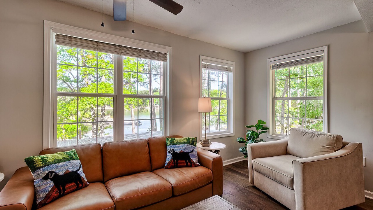 Photo of Livingroom in Ridgeway