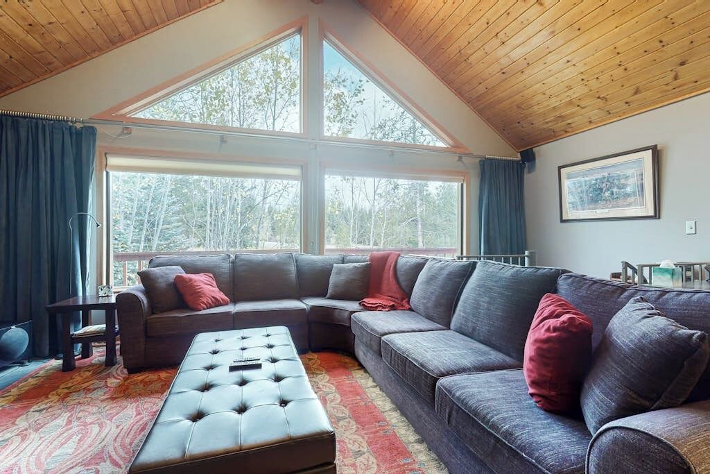 Photo of Livingroom in Big Sky Meadow Village