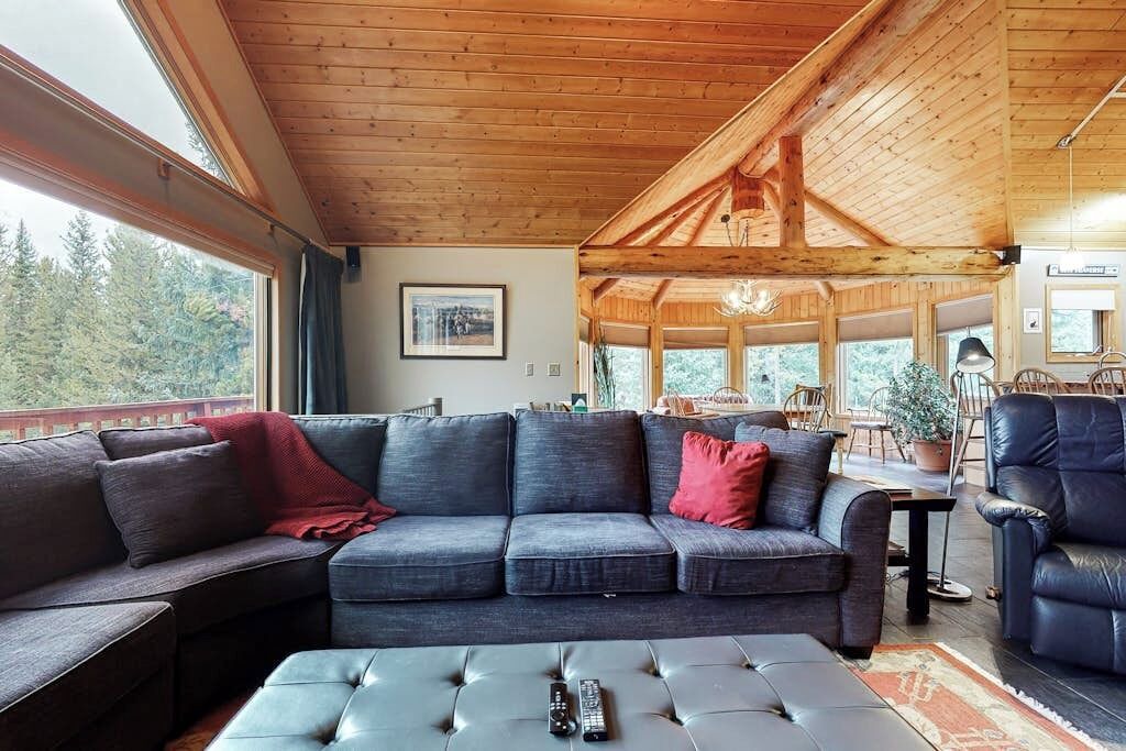 Photo of Livingroom in Big Sky Meadow Village