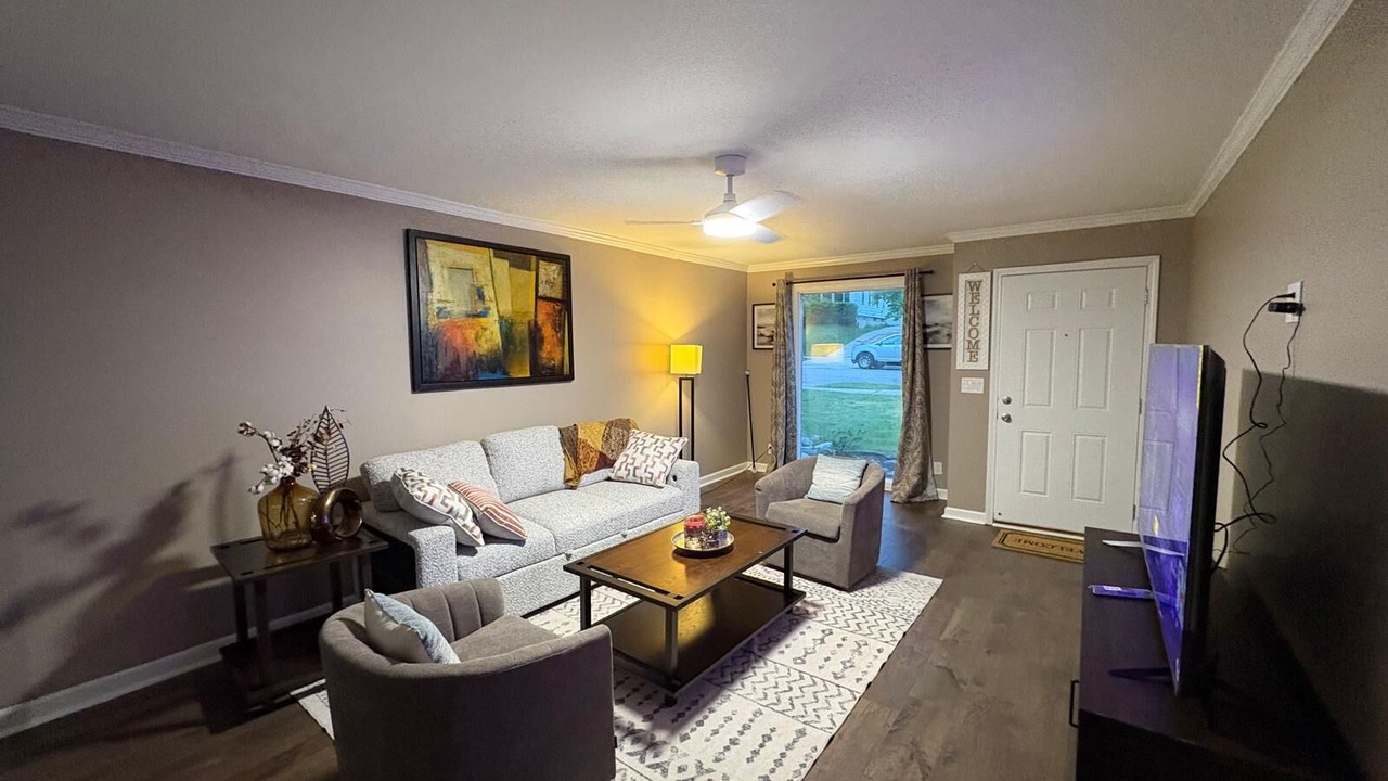 Photo of Livingroom in Flint