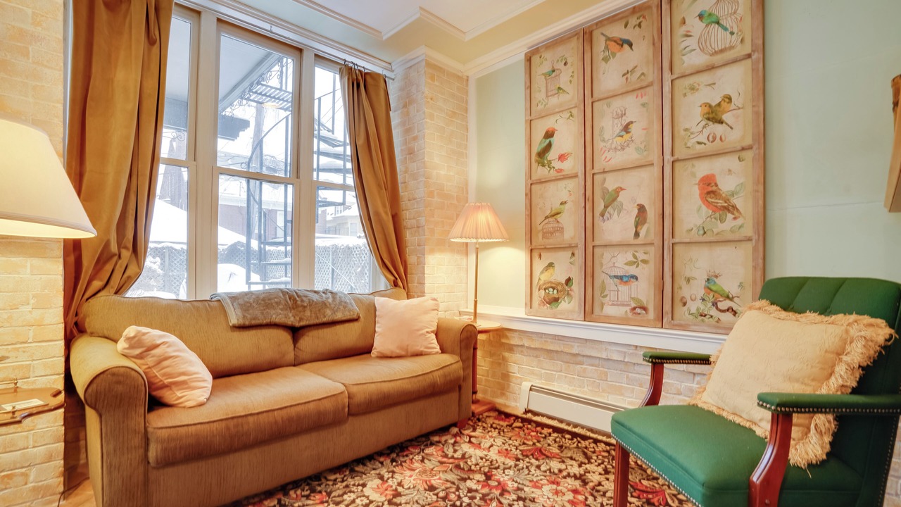 Photo of Livingroom in Lowry Hill