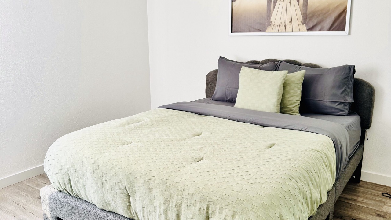 Photo of Bedroom in Mar Vista