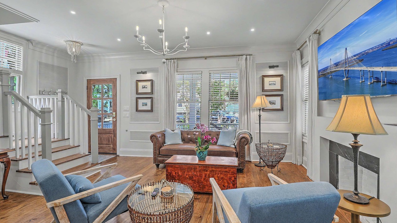 Photo of Livingroom in Harleston Village