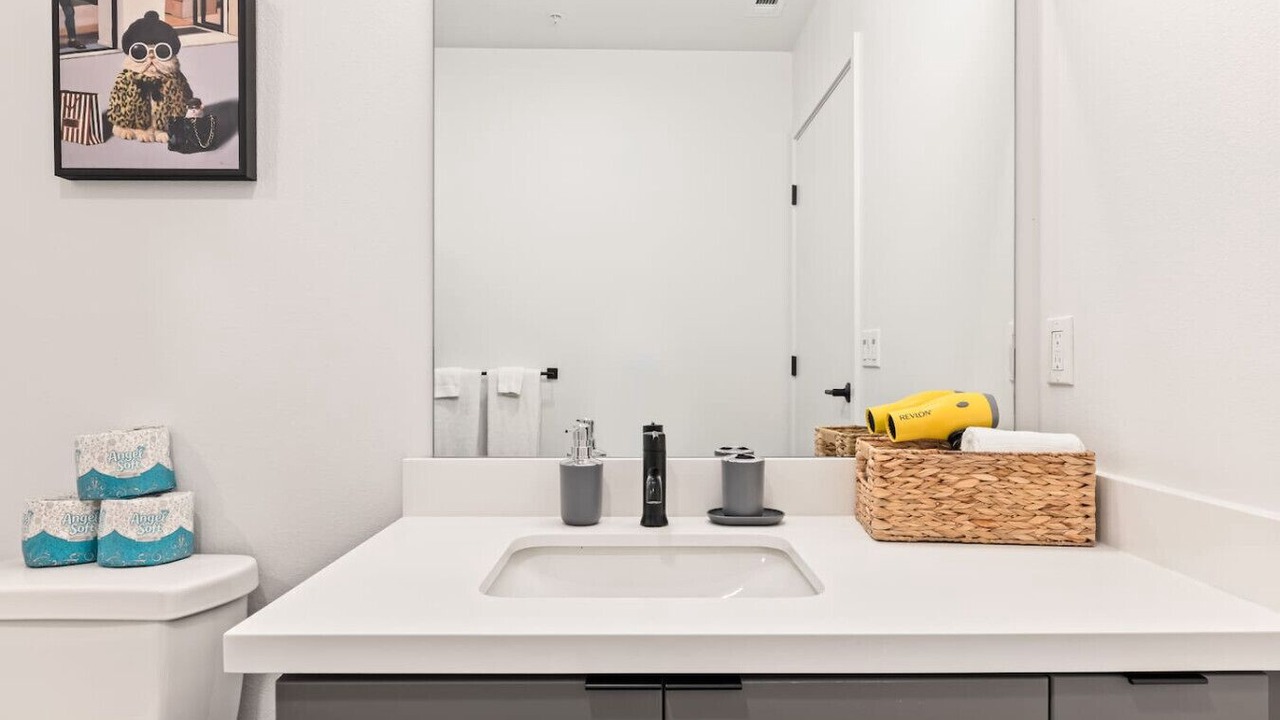 Photo of Bathroom in Downtown Los Angeles