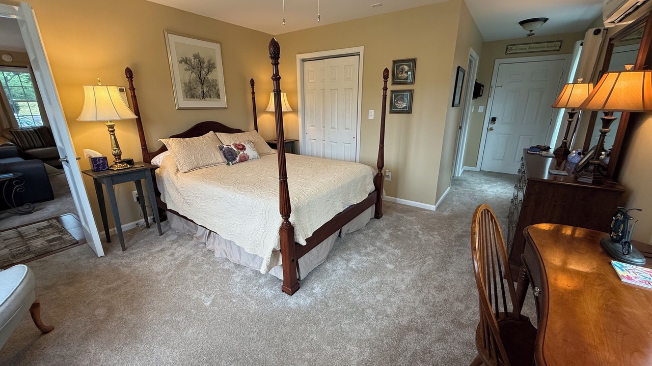 Photo of Bedroom in Scottsville