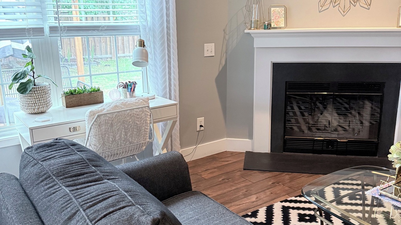 Photo of Livingroom in Murraysville