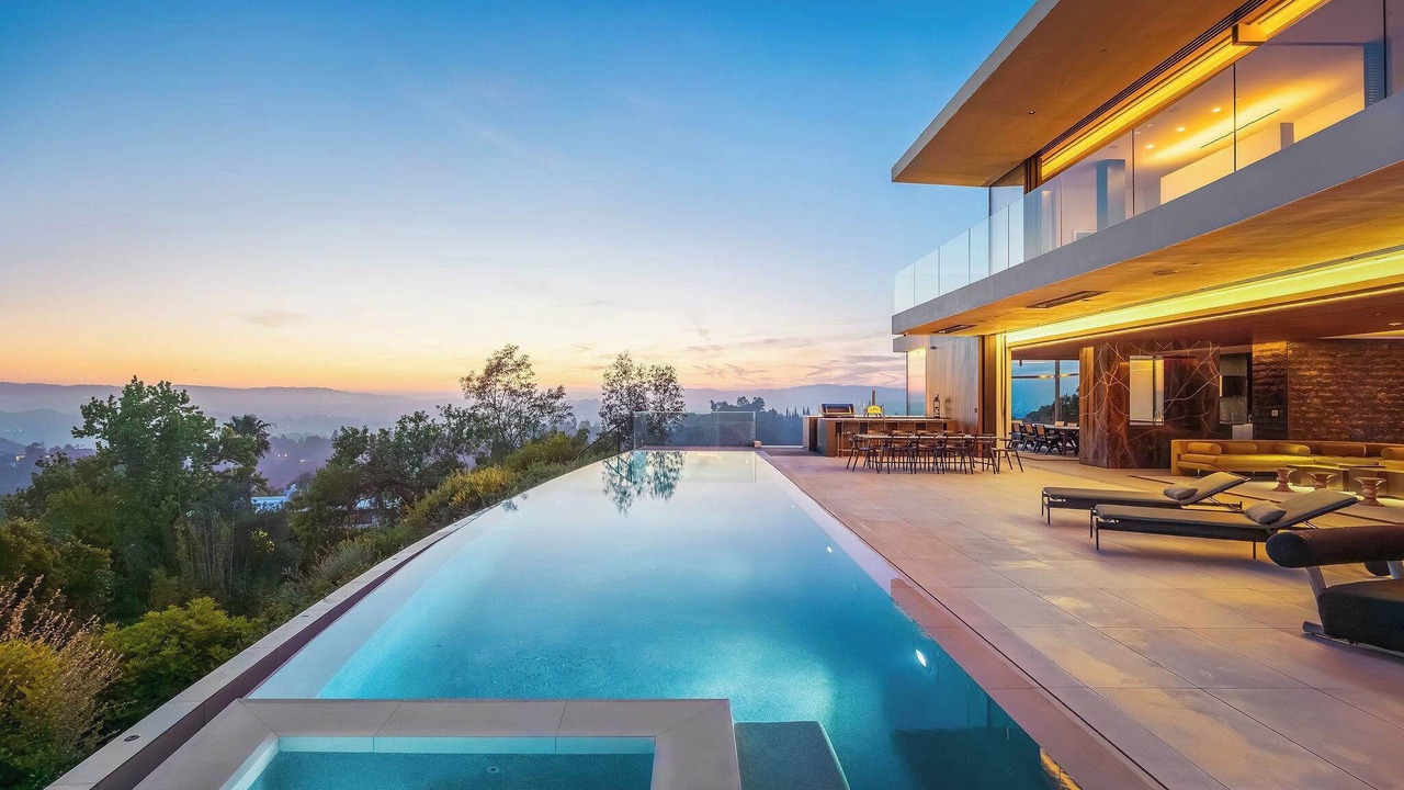 Photo of Outdoor in Hollywood Hills