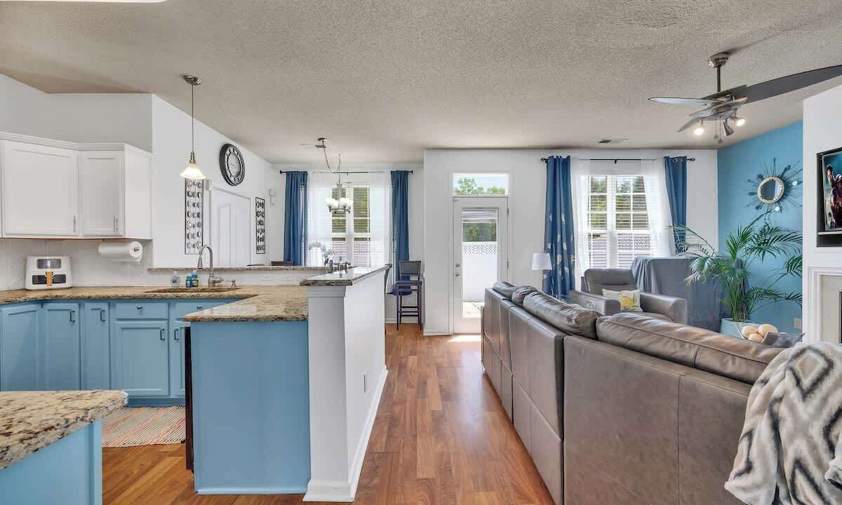 Photo of Livingroom in Steele Creek