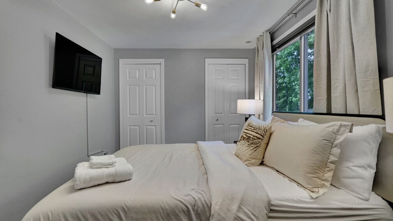 Photo of Bedroom in Royal Oak