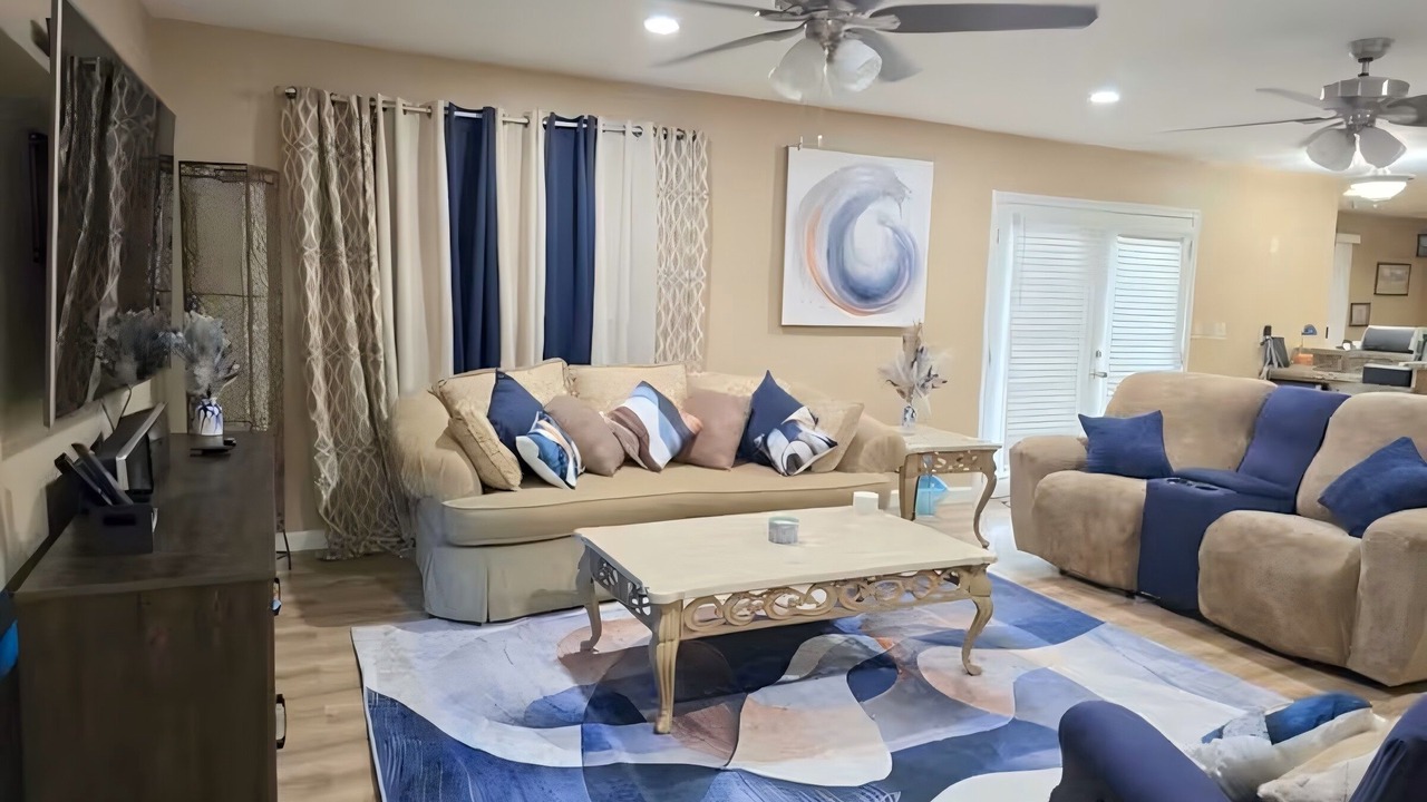 Photo of Livingroom in North Shore