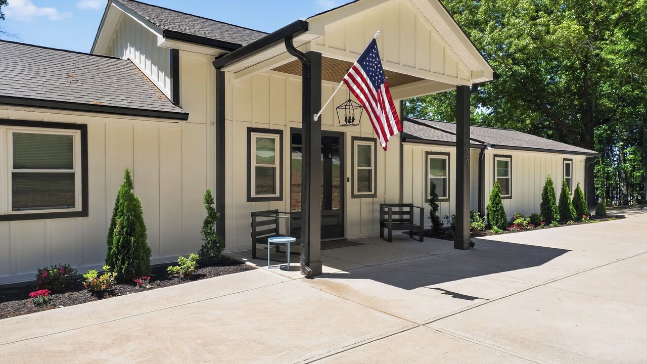 Photo of Outdoor in Dixie - Berryhill