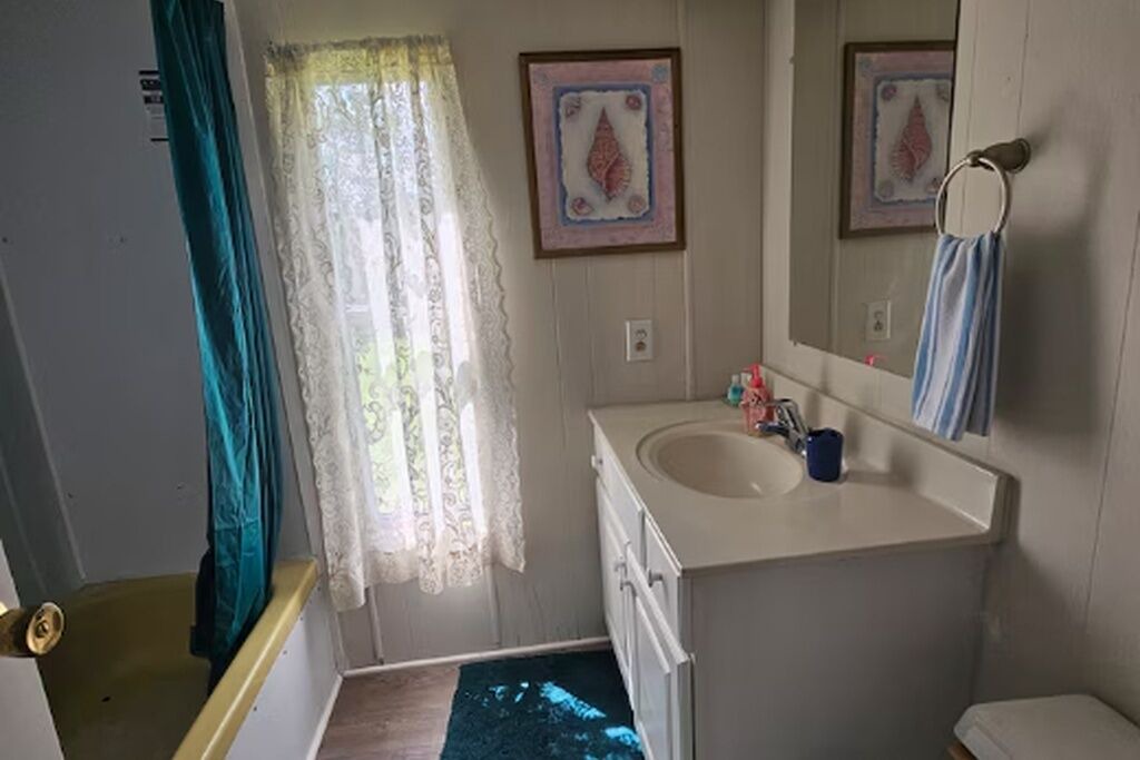 Photo of Bathroom in Maple Hill