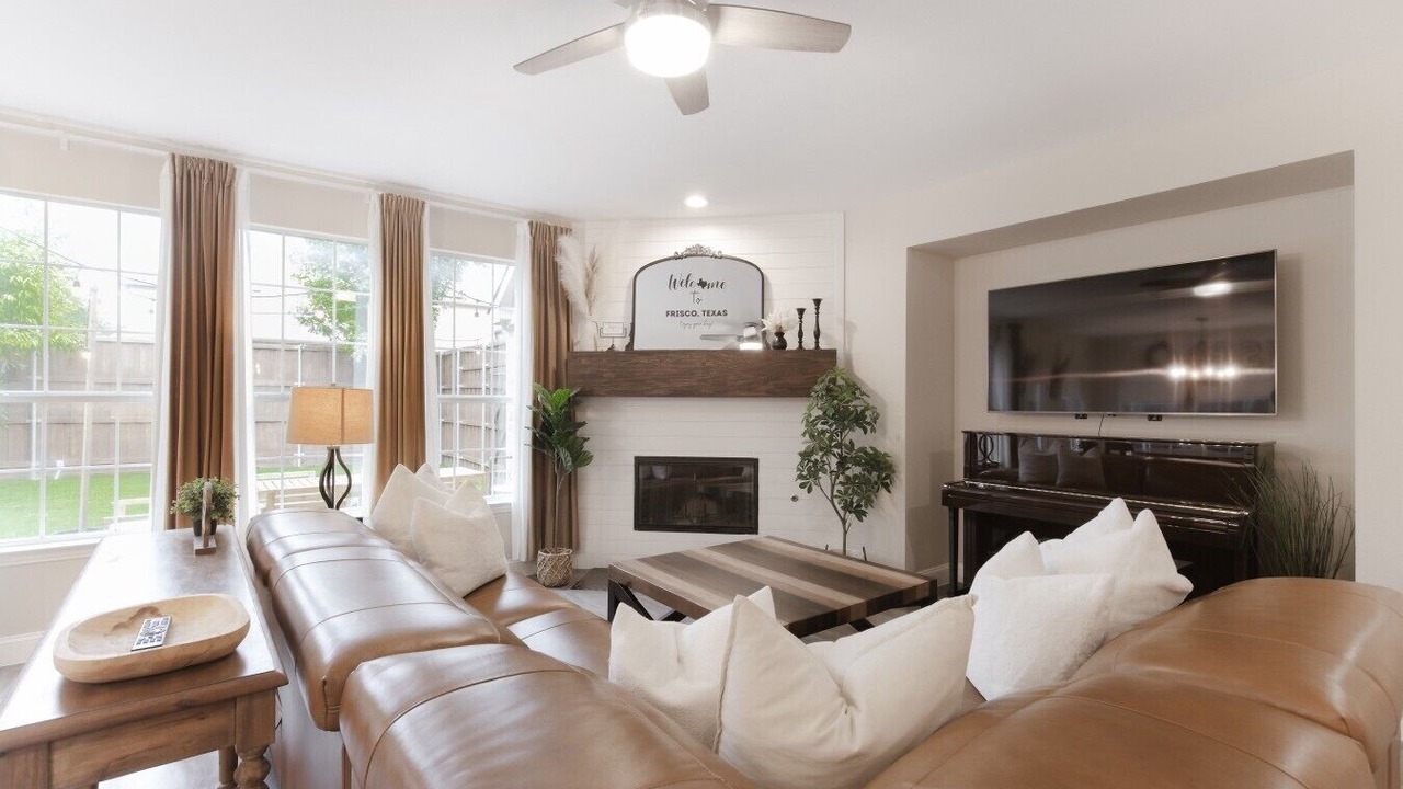 Photo of Livingroom in Panther Creek Estates