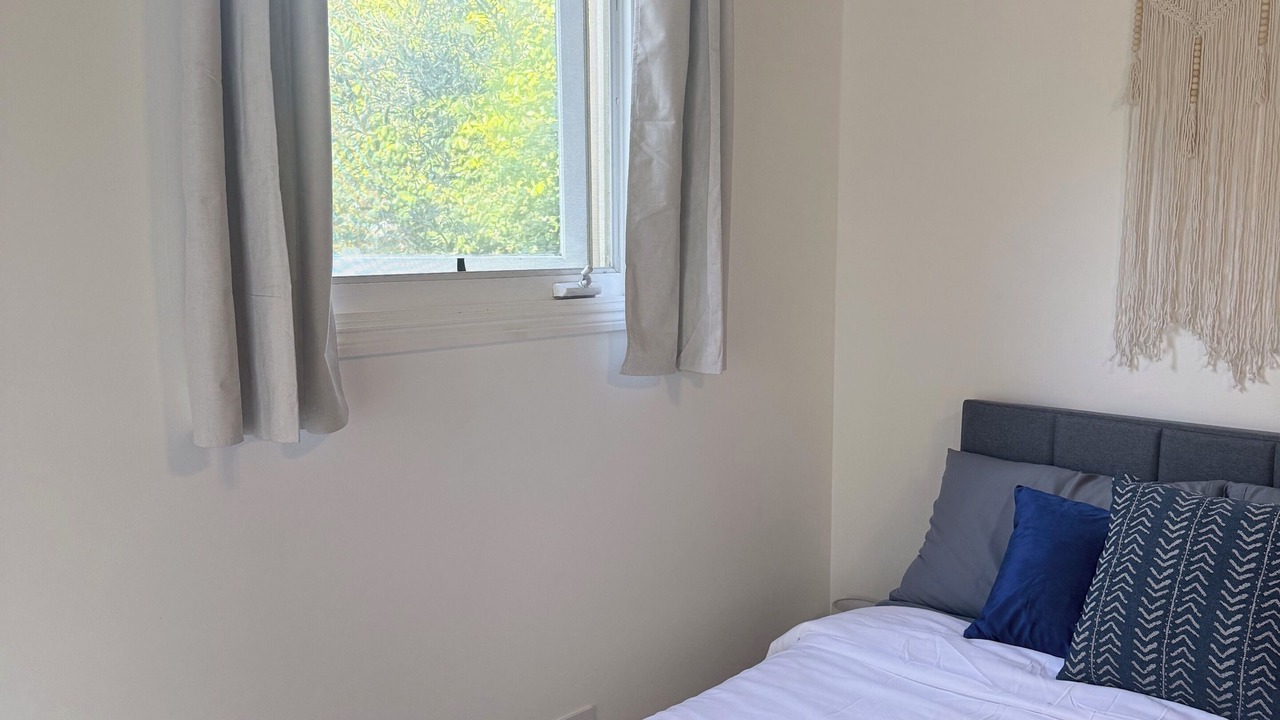 Photo of Bedroom in Mid-Wilshire