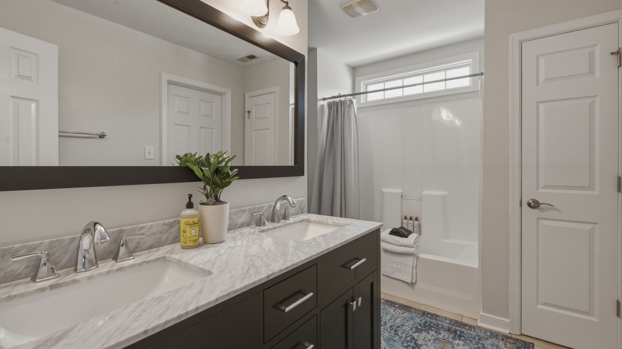 Photo of Bathroom in Woodlake