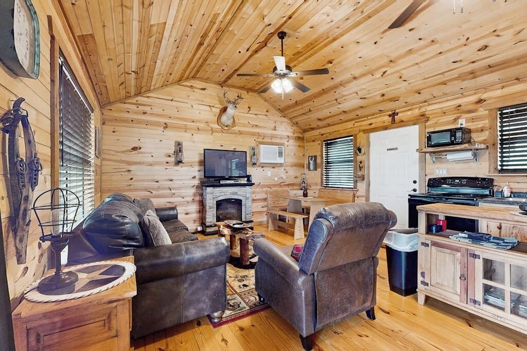 Photo of Livingroom in Fredericksburg