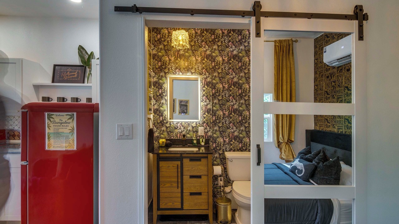 Photo of Bedroom in Valley Glen