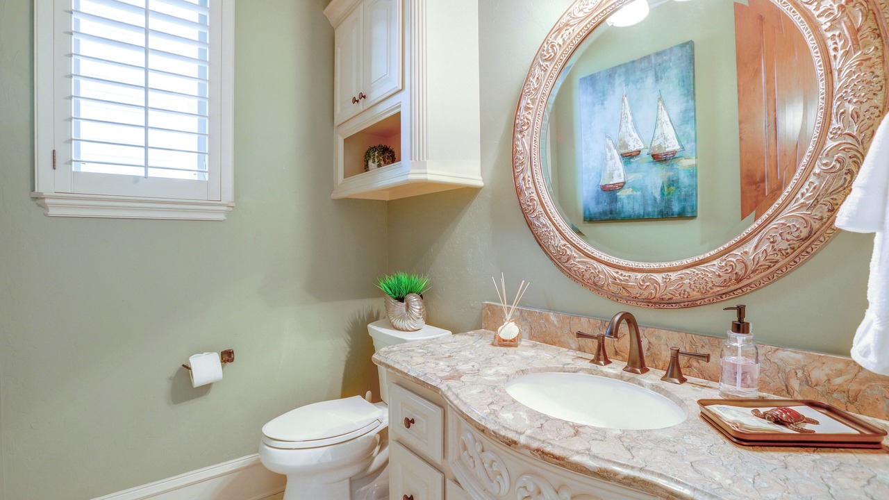 Photo of Bathroom in El Lago